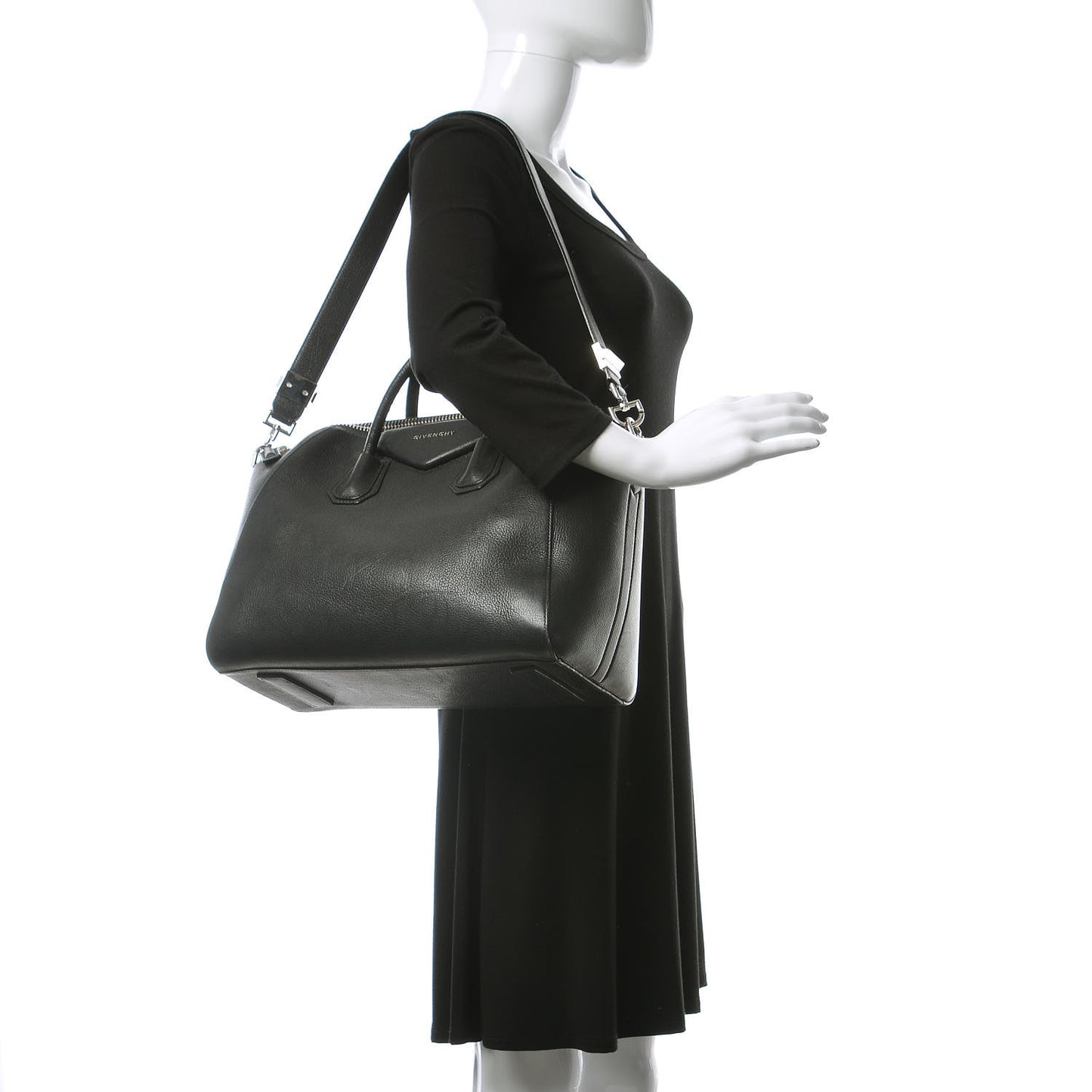 Sugar Goatskin Medium Antigona Black