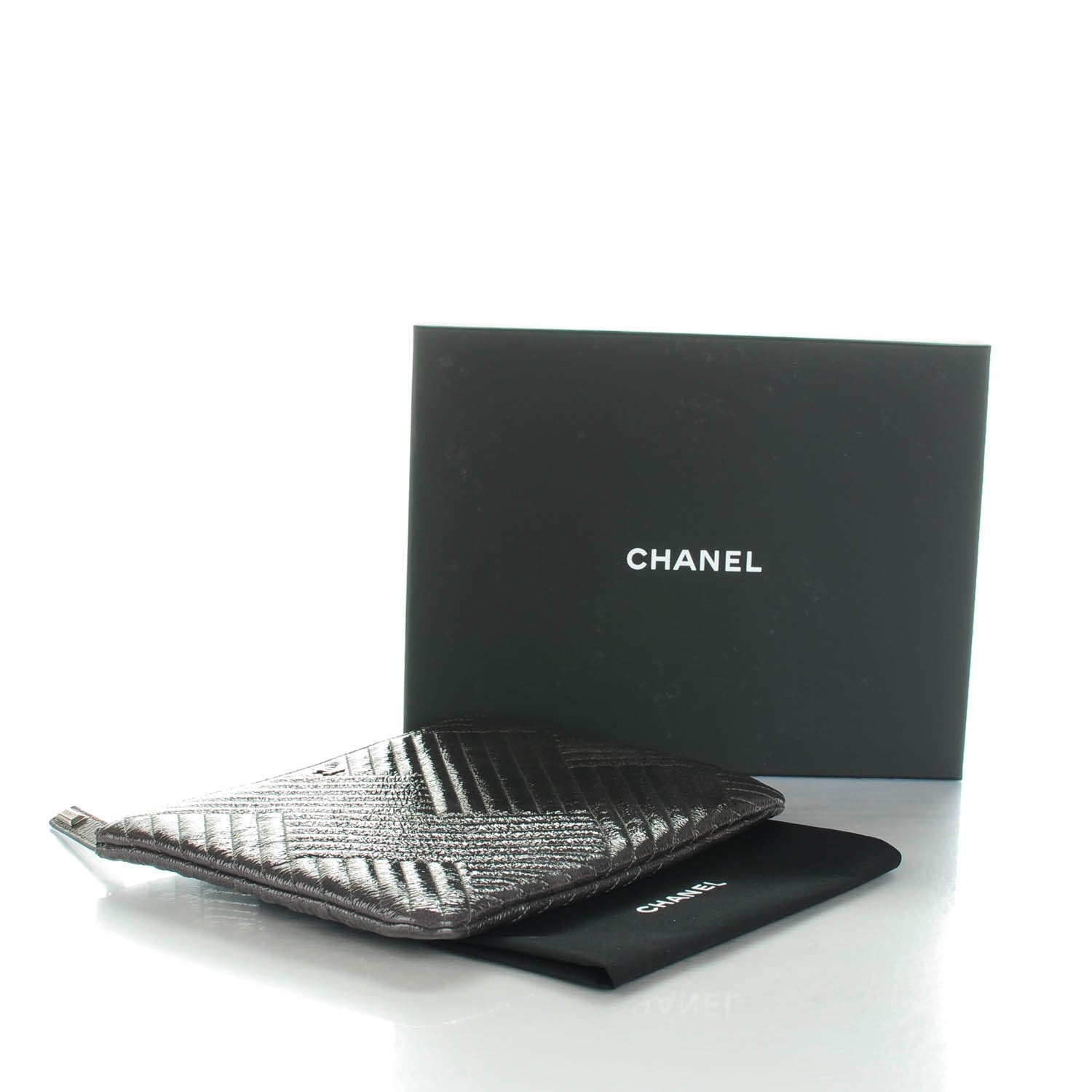 Chanel Distressed Patent Chevron Quilted Medium CC Crossing Cosmetic Case Grey 4 of 7
