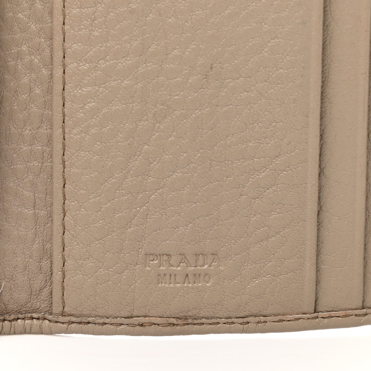 Vitello Daino Metal Tri-Fold Wallet Visone