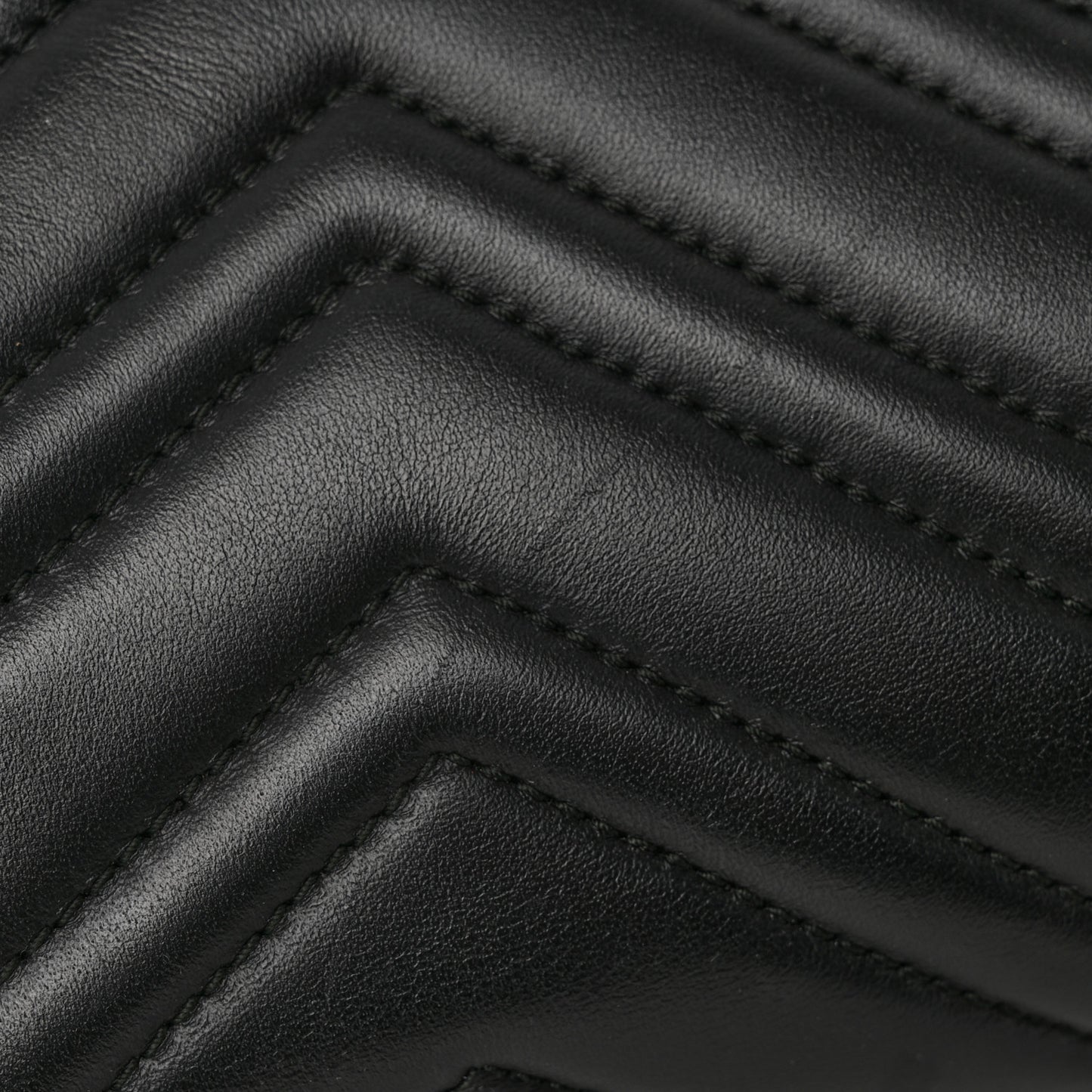Calfskin Matelasse Medium GG Marmont Tote Black