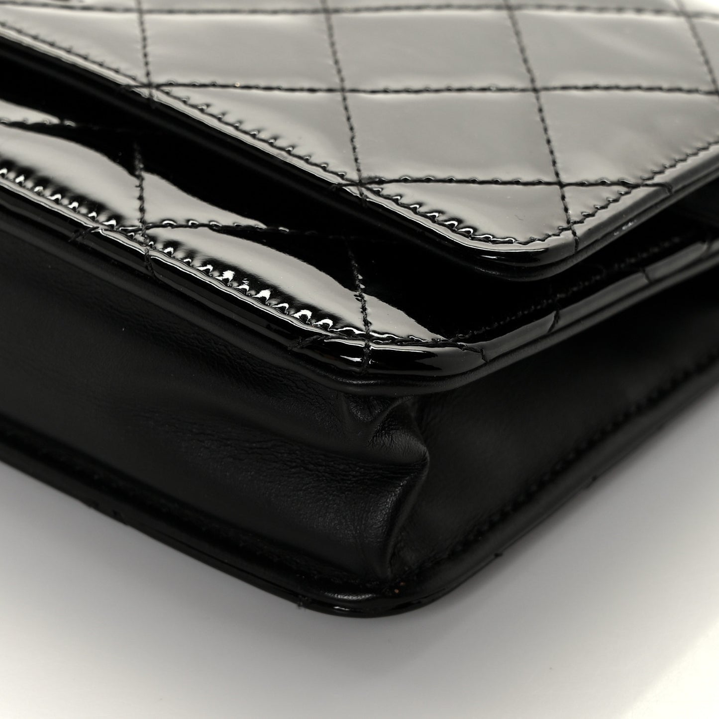 Patent Quilted Wallet On Chain WOC Black