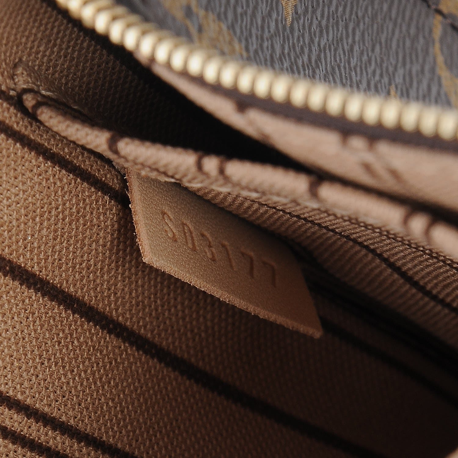 Louis Vuitton Monogram Neverfull MM GM Pochette 8 of 8