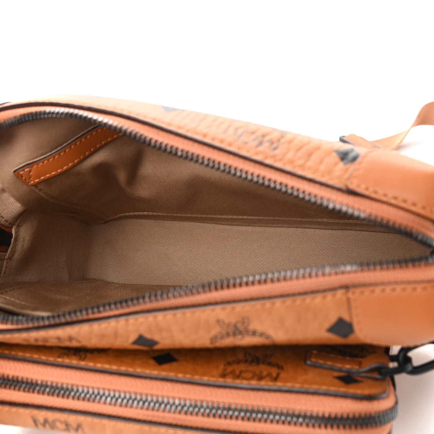 Visetos Small Soft Berlin Multifunction Crossbody Cognac