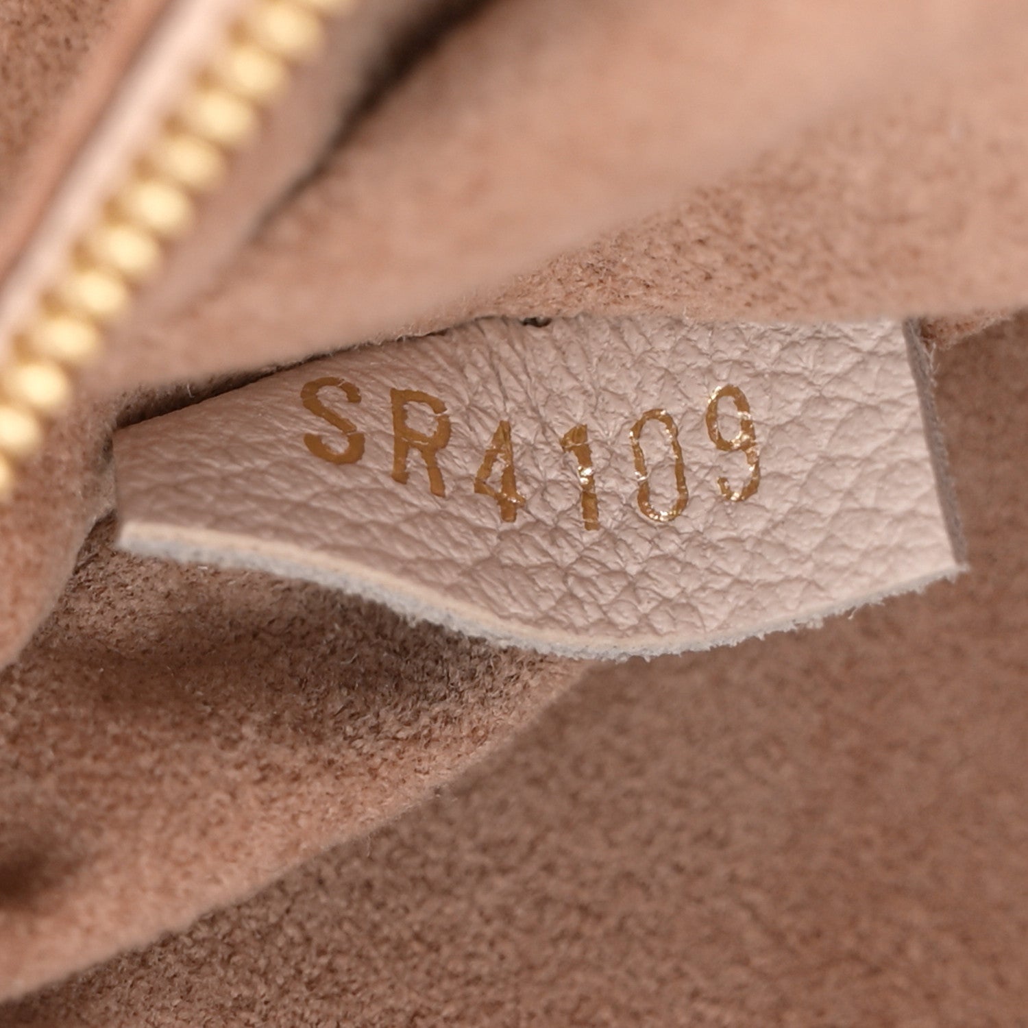 Louis Vuitton Mahina On My Side Greige 7 of 10