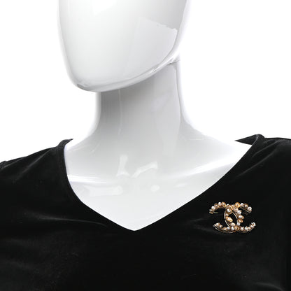 Chanel Pearl Camelia CC Brooch Gold 2 of 5