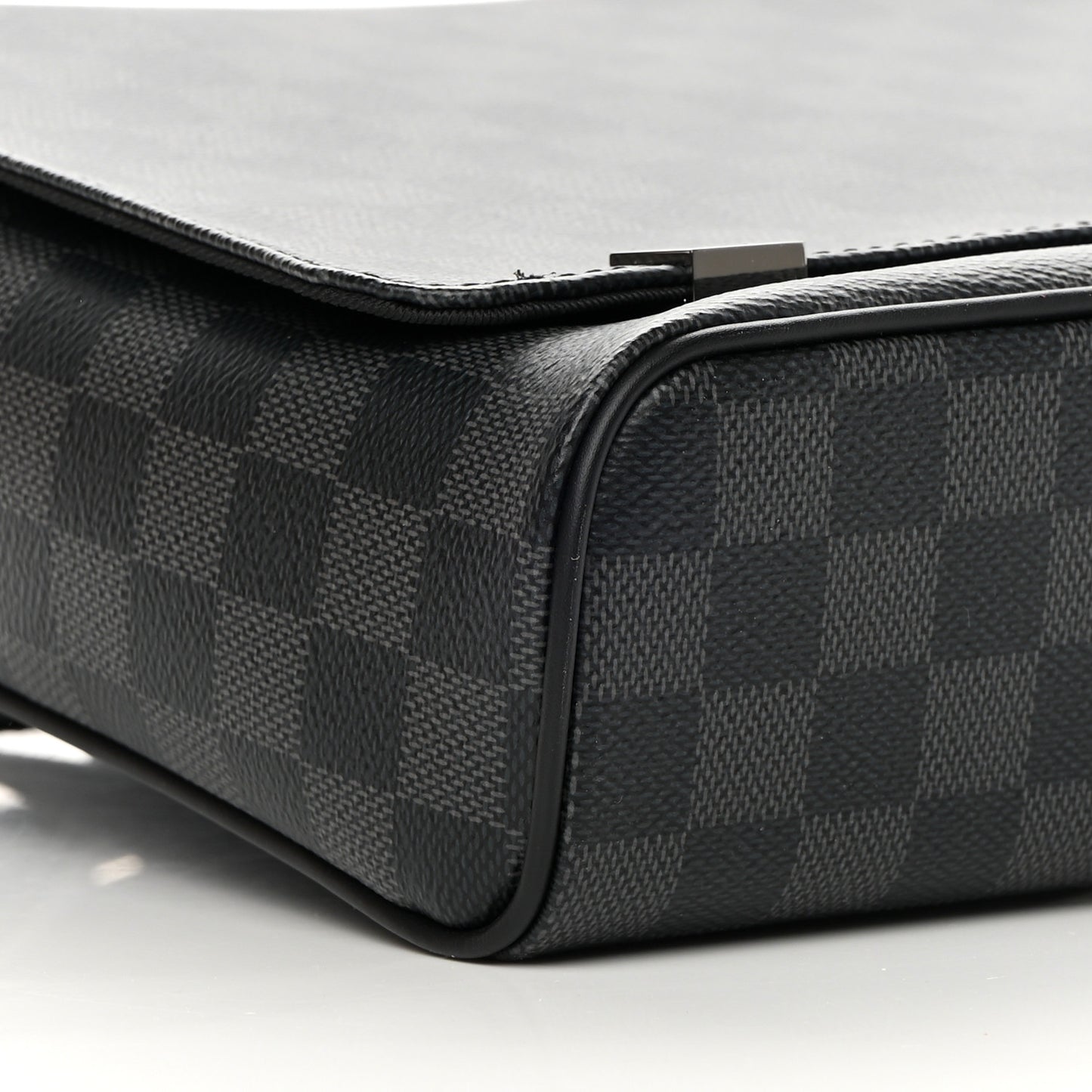 Damier Graphite District PM