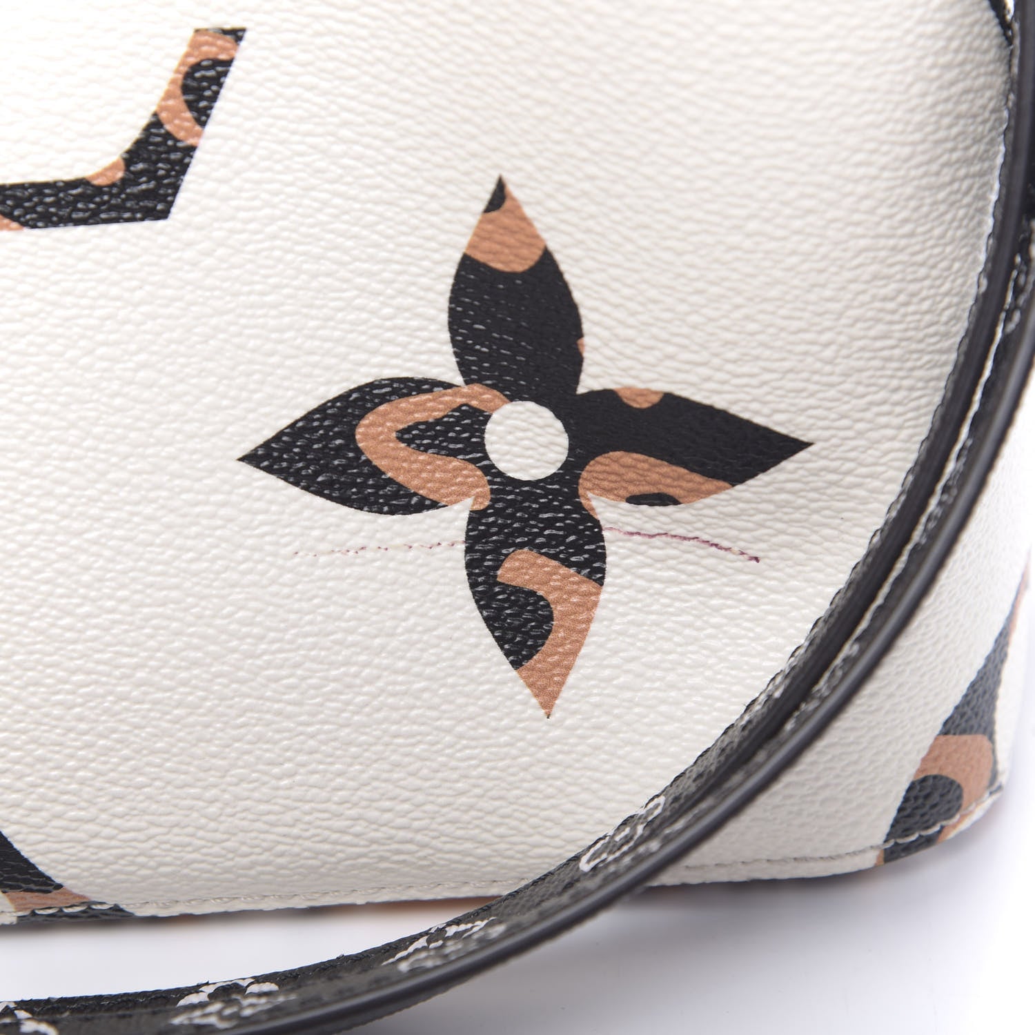 Louis Vuitton Monogram Giant Jungle NéoNoé Ivory 7 of 10