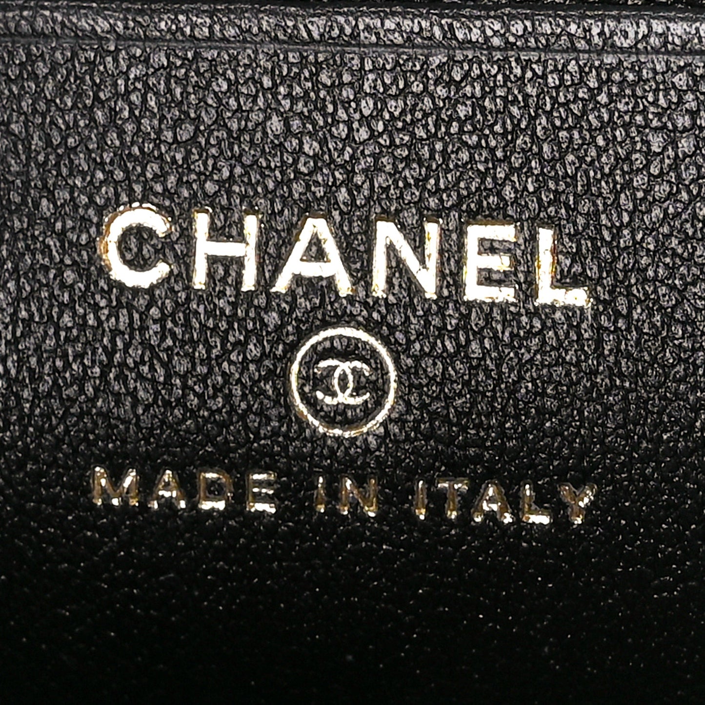 Lambskin Quilted Resin Vanity Case With Chain Black