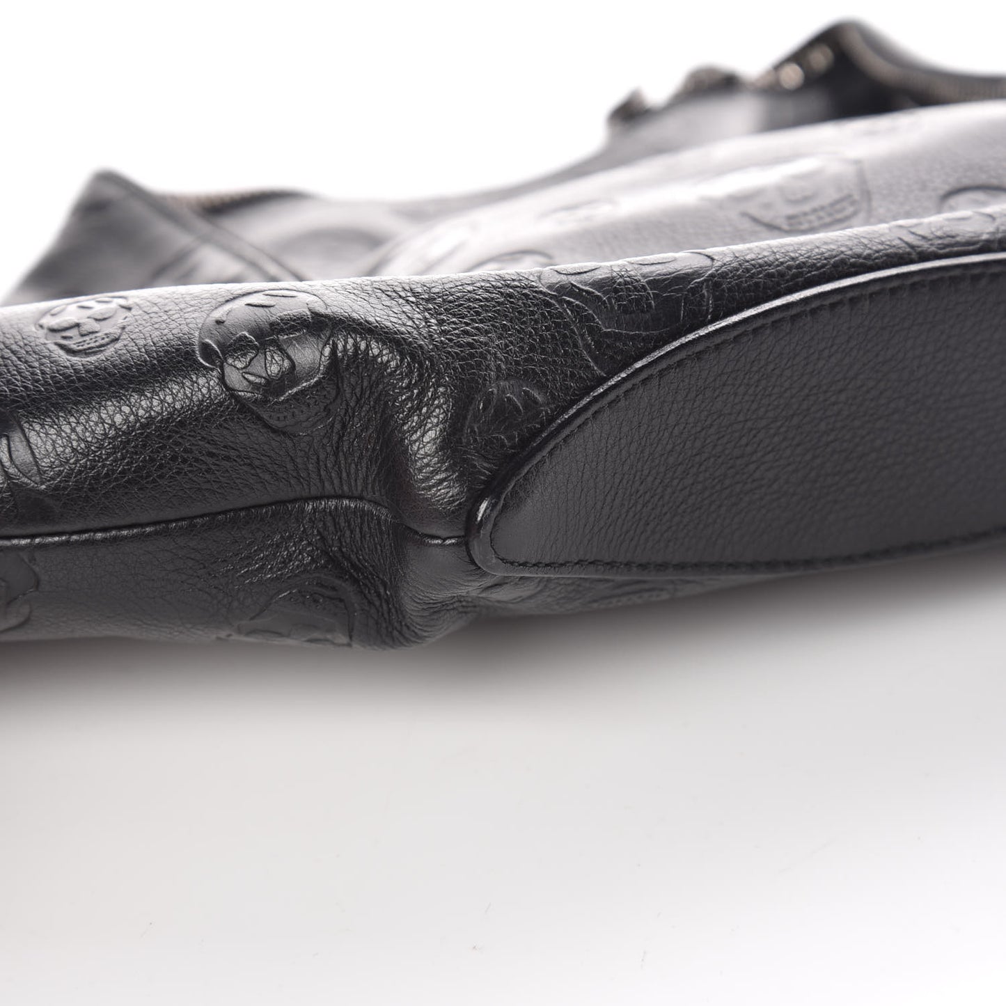 Calfskin Skull Embossed De Manta Clutch Black