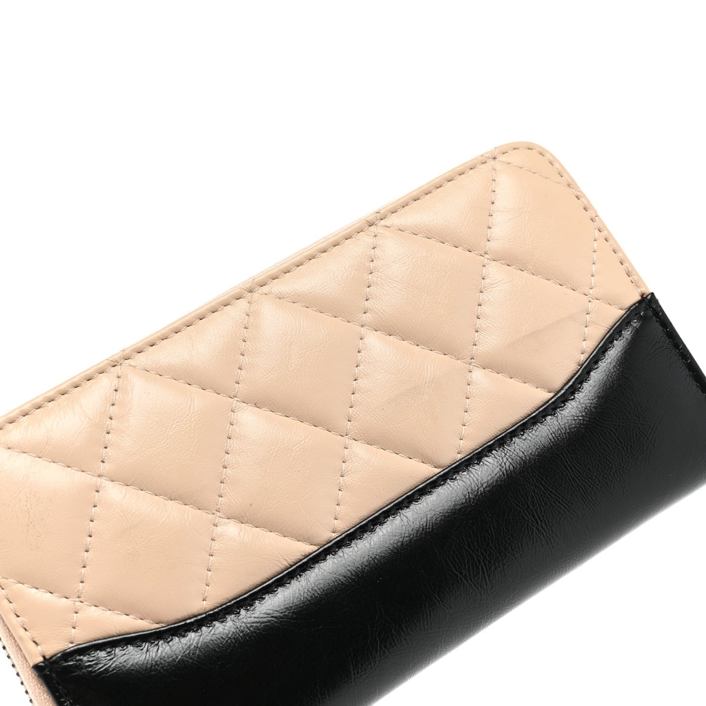Aged Calfskin Quilted Small Gabrielle Zip Around Wallet Beige Black