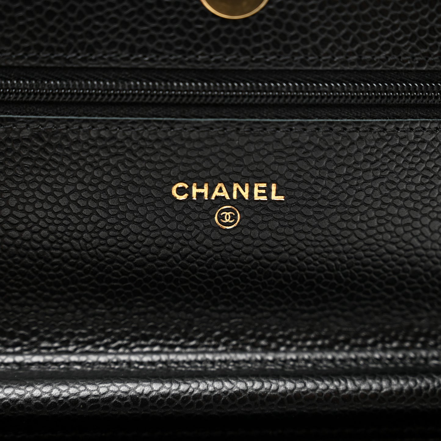 Caviar Quilted Wallet on Chain WOC Black