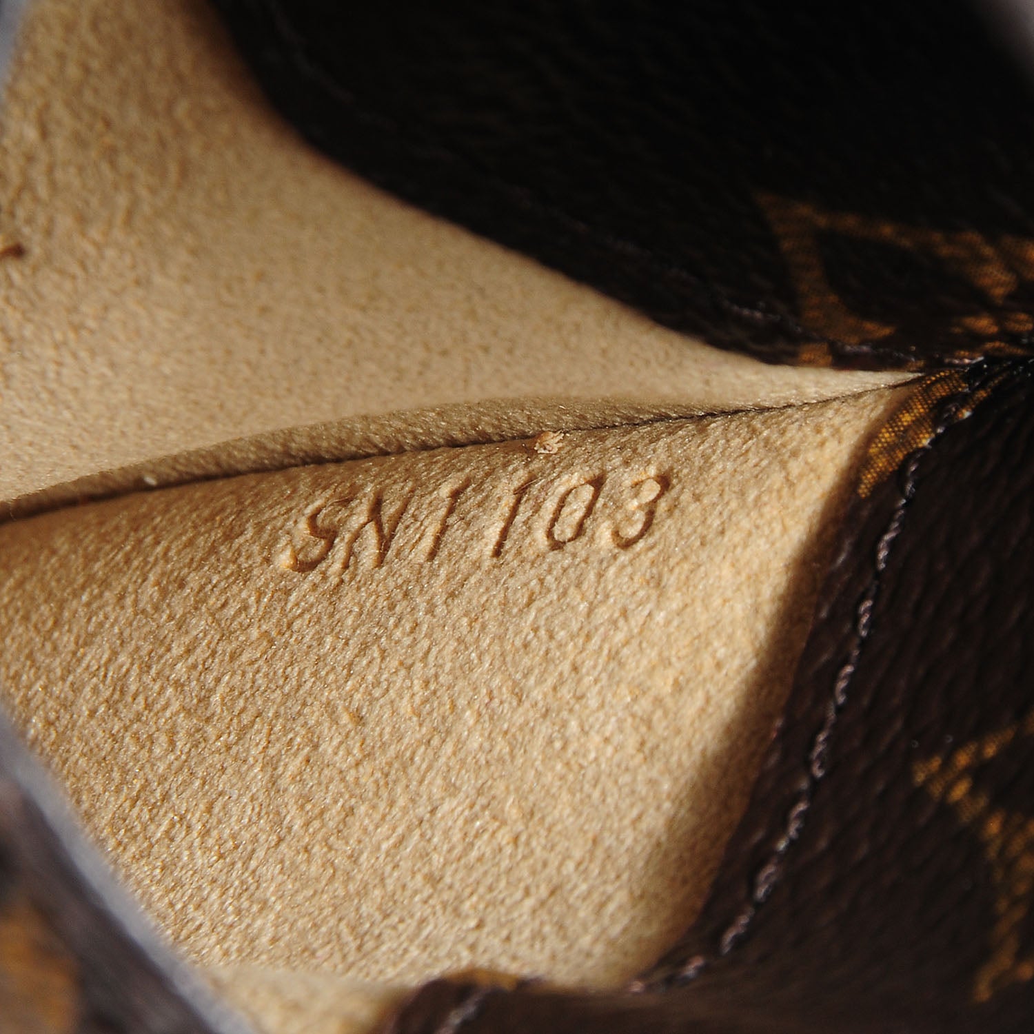 Louis Vuitton Monogram Sunglasses Case MM 6 of 7