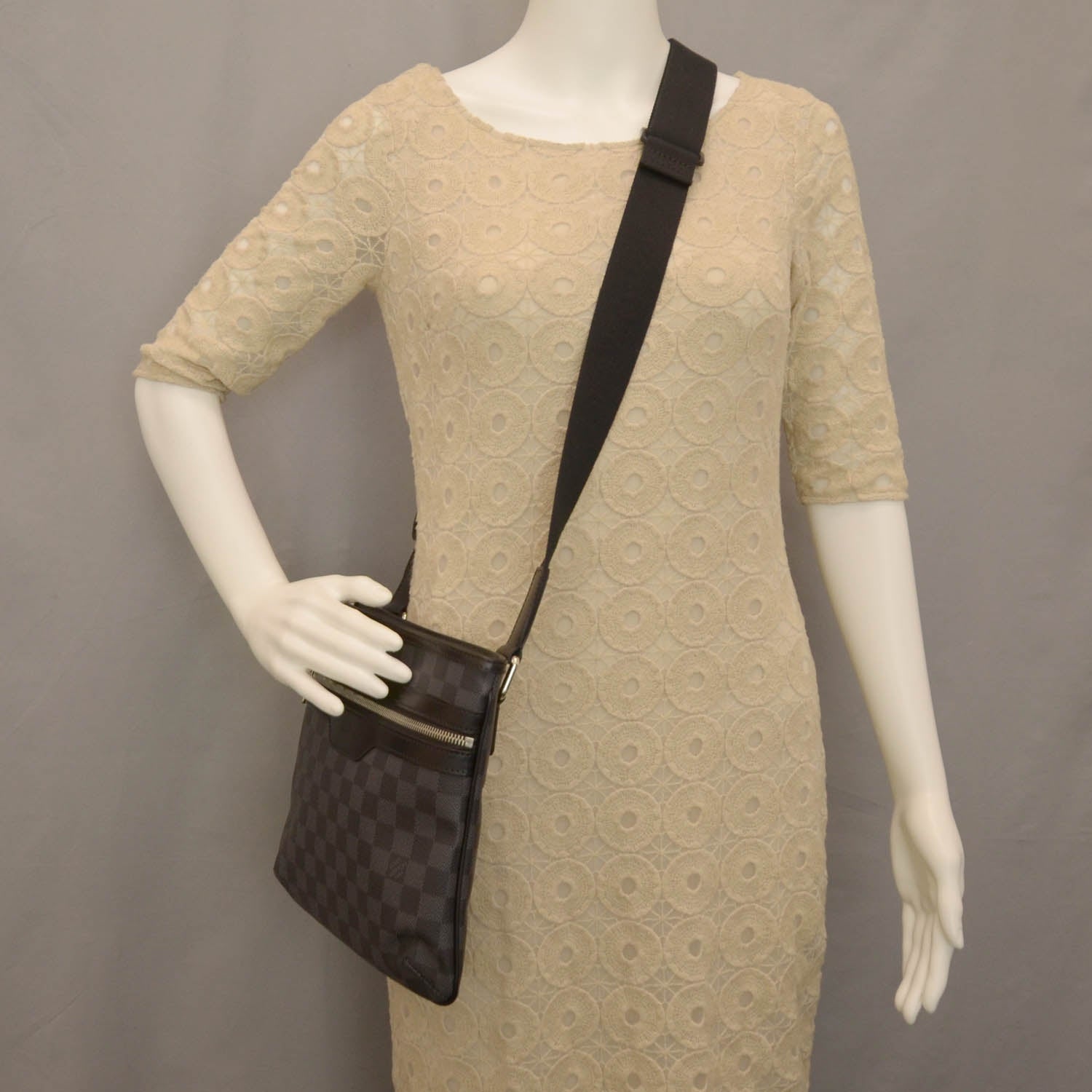 Louis Vuitton Damier Graphite Thomas 2 of 7