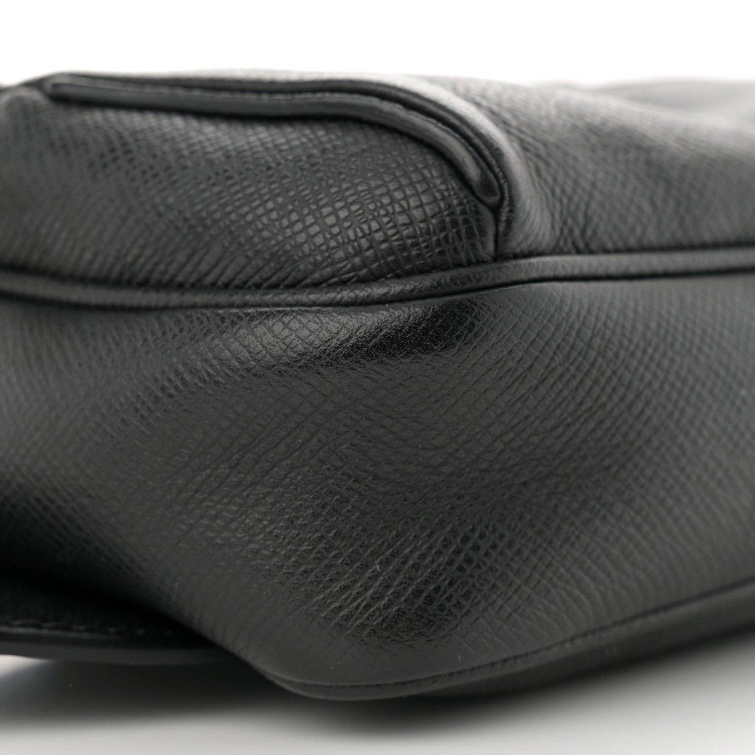 Louis Vuitton Taiga Outdoor Bumbag Black 9 of 11