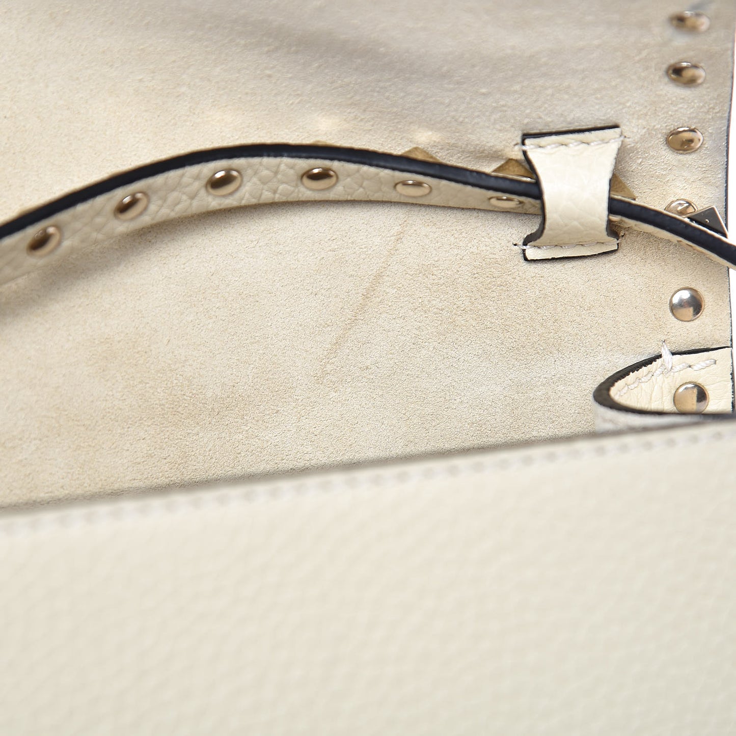 Pebbled Calfskin Medium Rockstud Flip Lock Crossbody Bag Light Ivory