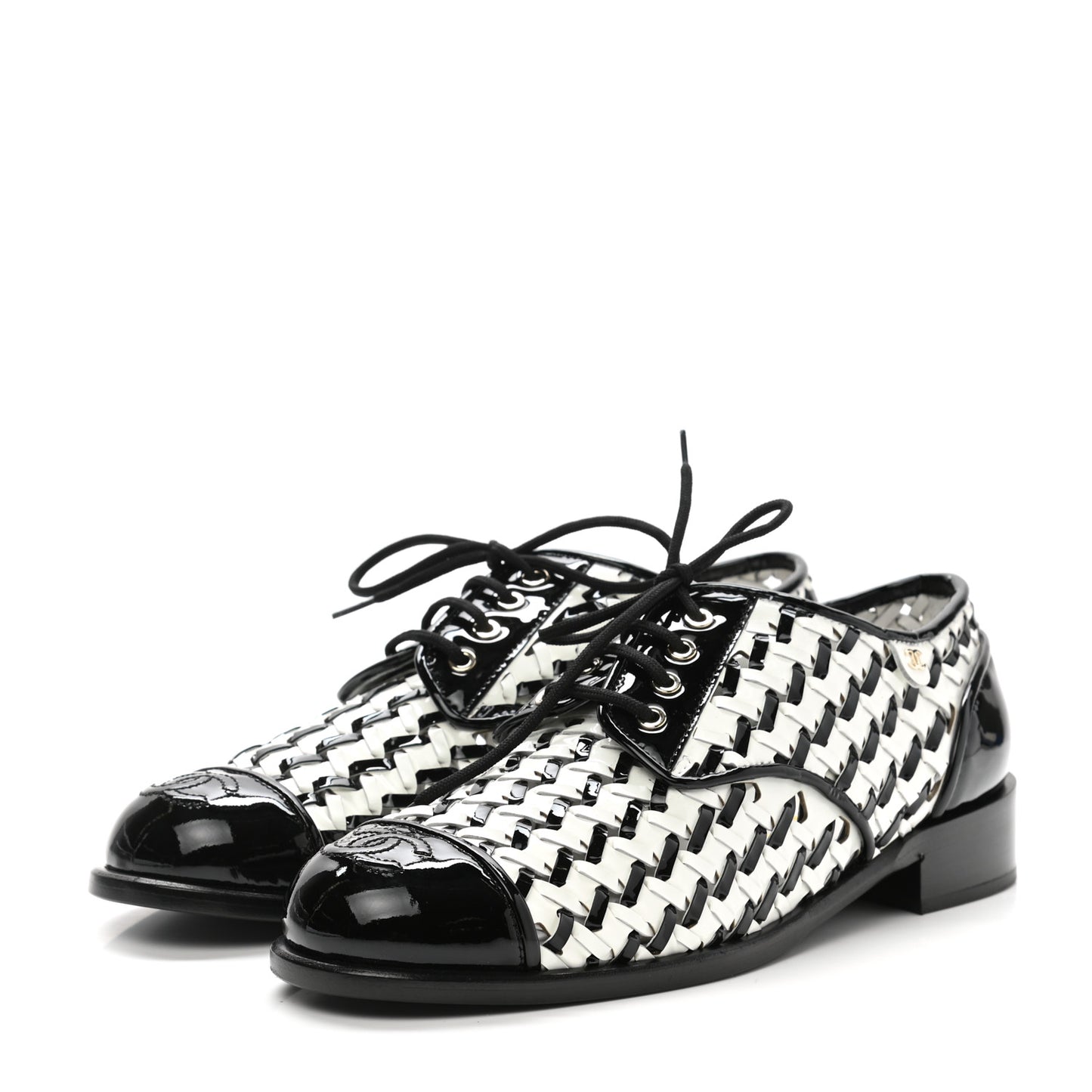 Lambskin Braided Patent CC Lace Up Oxfords 39 Black White