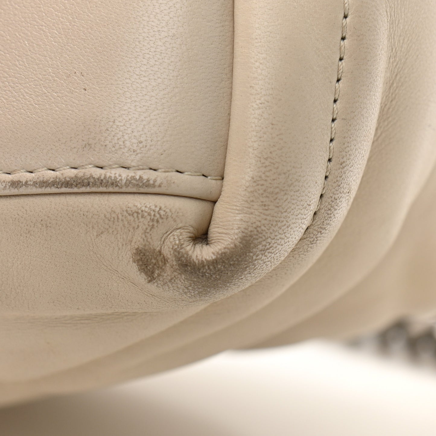 Lambskin Quilted Small Loulou Puffer Monogram Chain Satchel Blanc Vintage