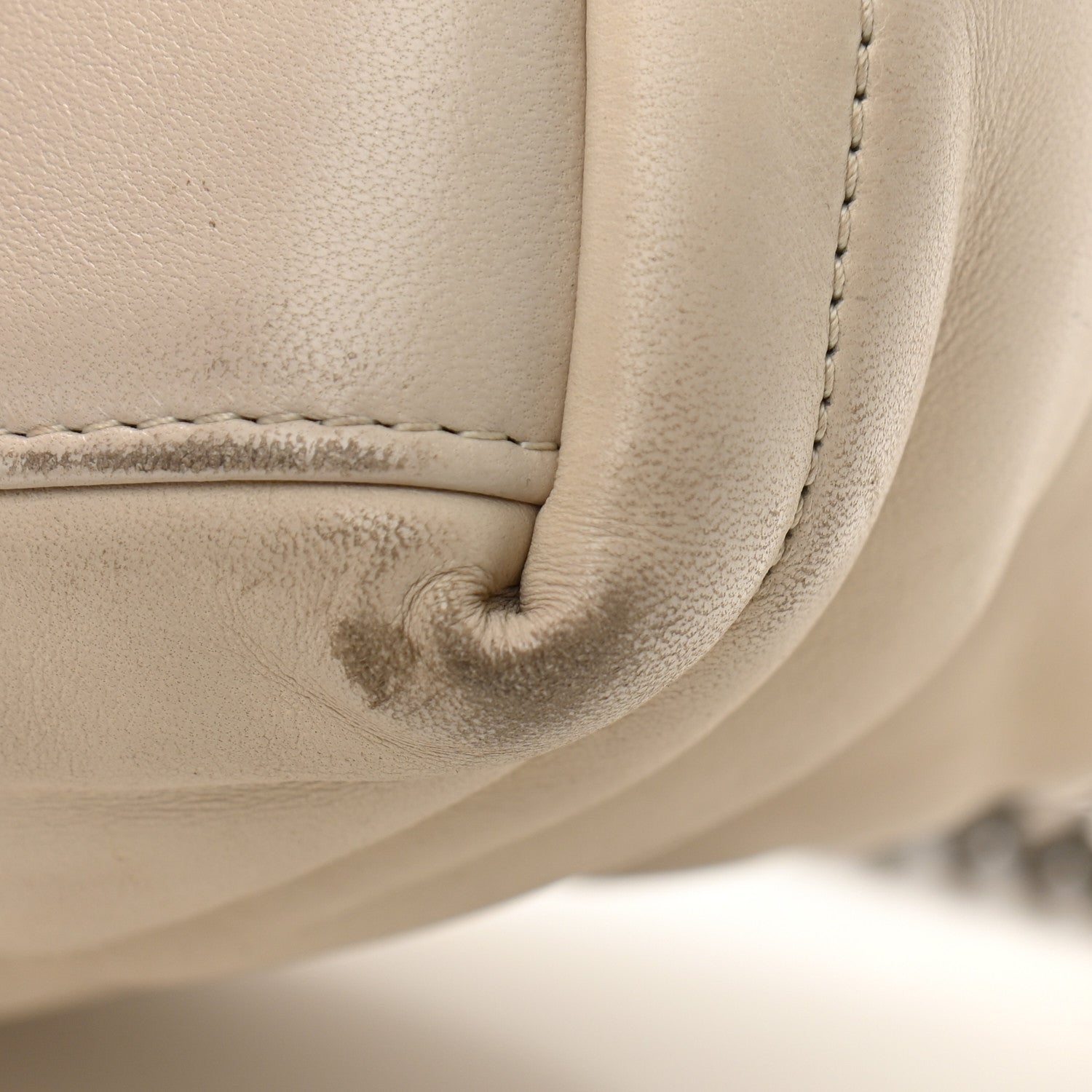 Saint Laurent Lambskin Quilted Small Loulou Puffer Monogram Chain Satchel Blanc Vintage 12 of 21