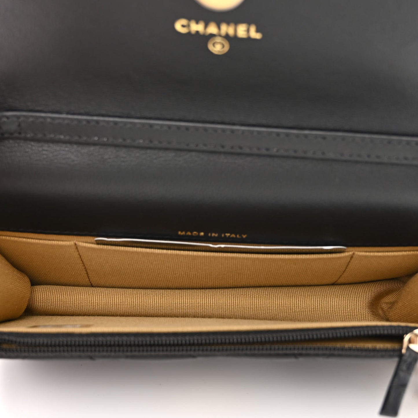 Lambskin Pearl Crush Quilted Flap Phone Holder With Chain Black