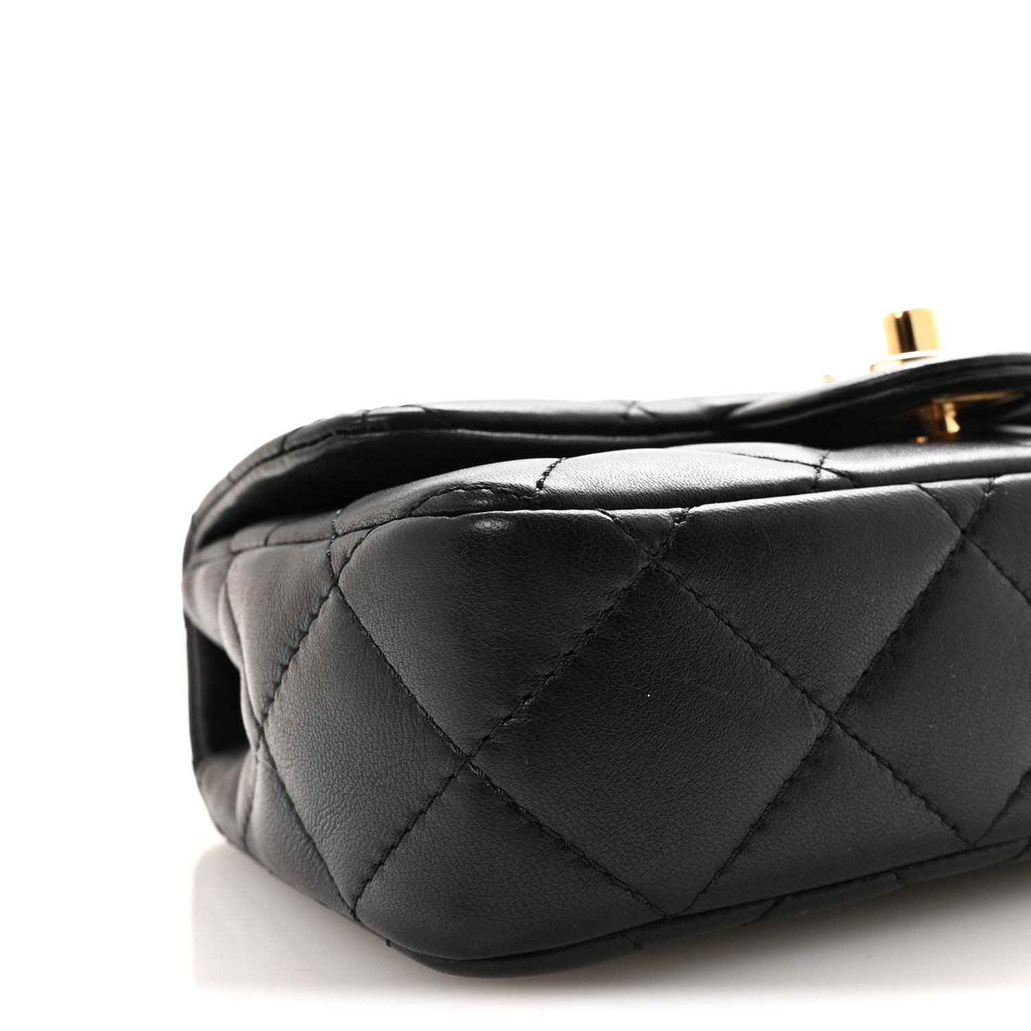 CHANEL ブラックレザー ノベルティバッグ Chanel Lambskin Resin Quilted Top Handle Flap Black 1882580