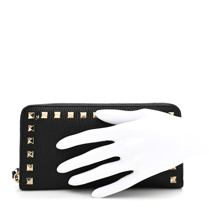Valentino Garavani Pebbled Calfskin Rockstud Zip Around Wallet Black 2 of 6