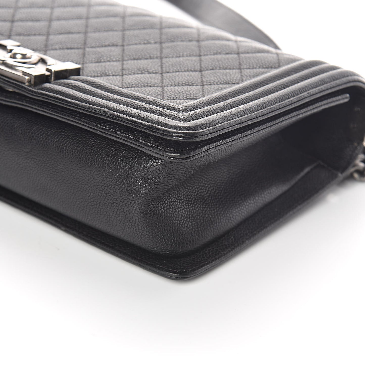 Caviar Quilted Medium Boy Flap Black