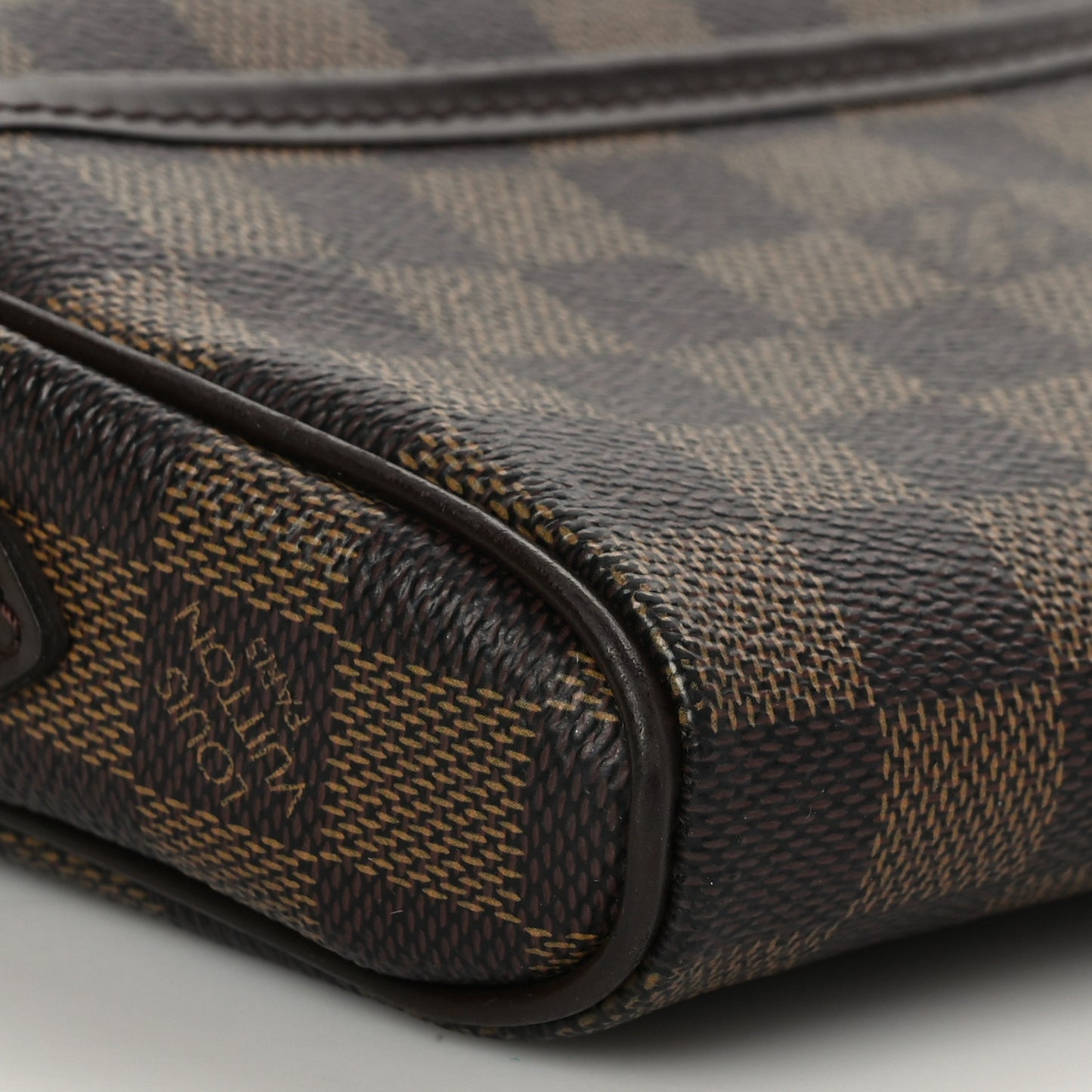 Damier Ebene Pochette Ipanema