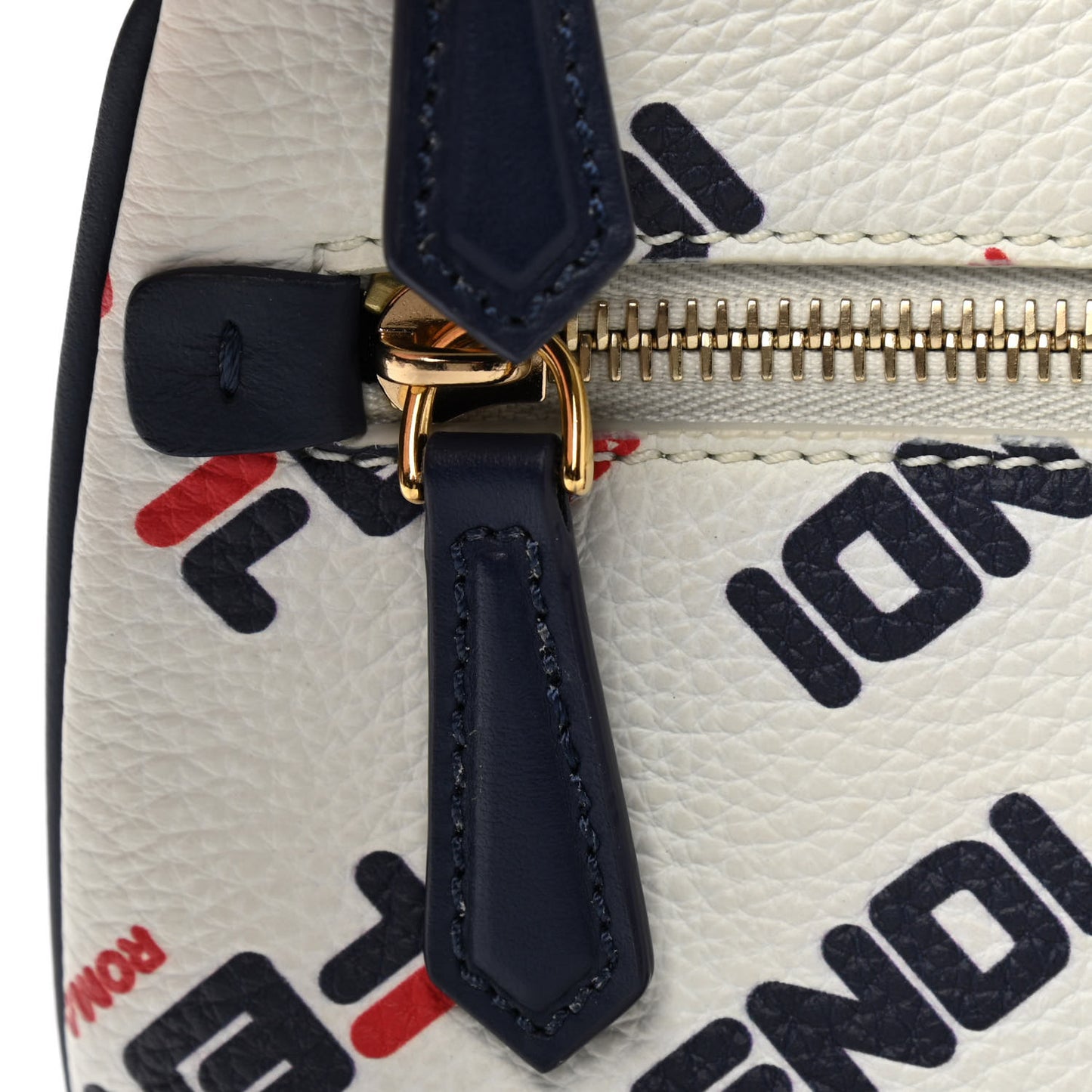 X FILA Vitello Mania Medium Pyramid Cosmetic Case White Blueberry