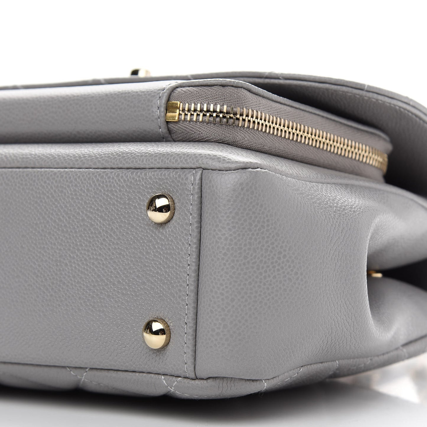 Caviar Quilted Medium Business Affinity Flap Grey