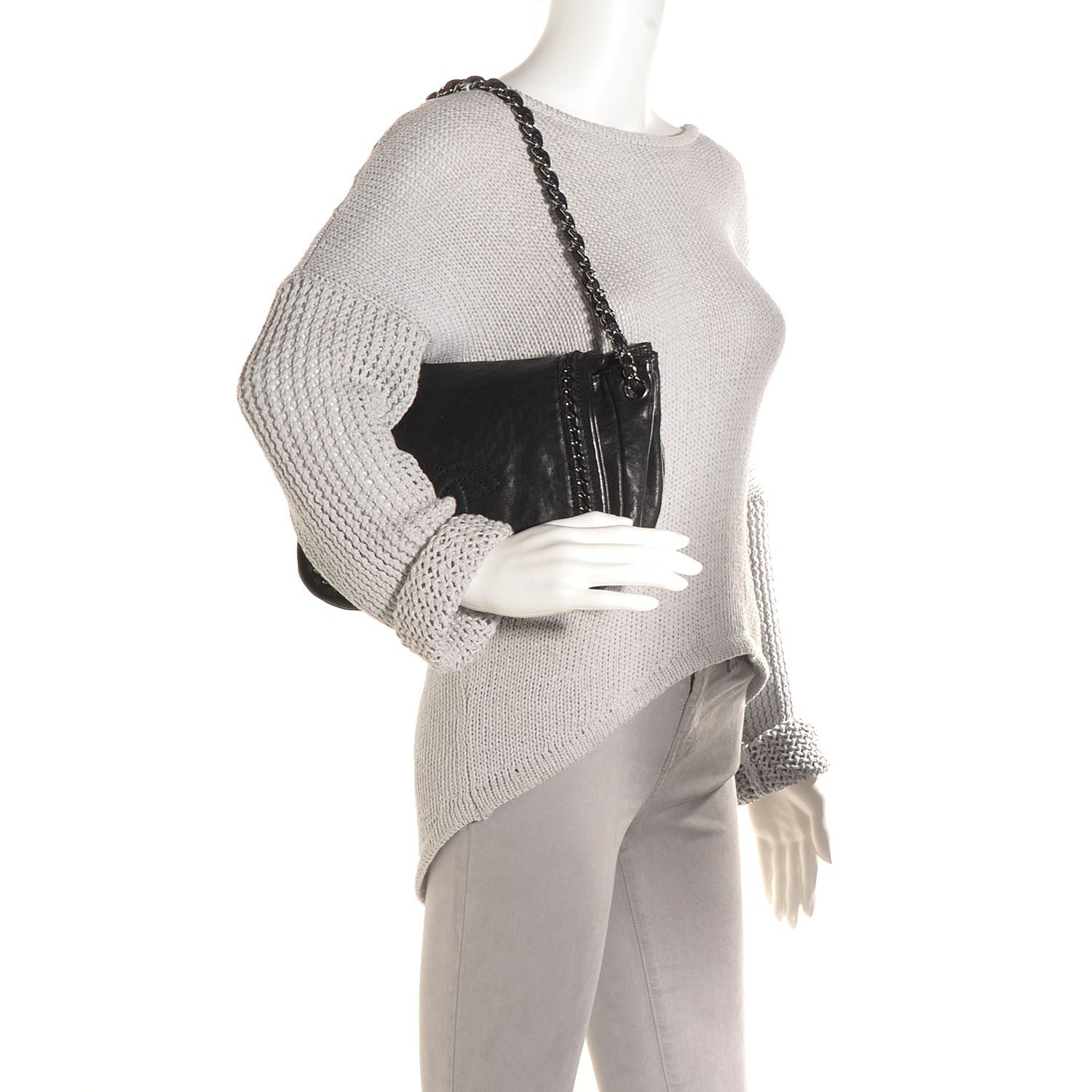 Chanel Leather Luxe Ligne Flap Black 2 of 7