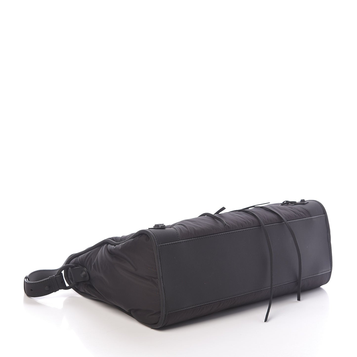 Nylon Agneau Classic Hardware City Black
