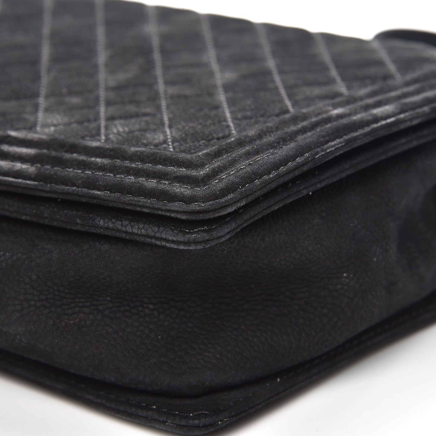 Iridescent Caviar Quilted Large Boy Flap Black