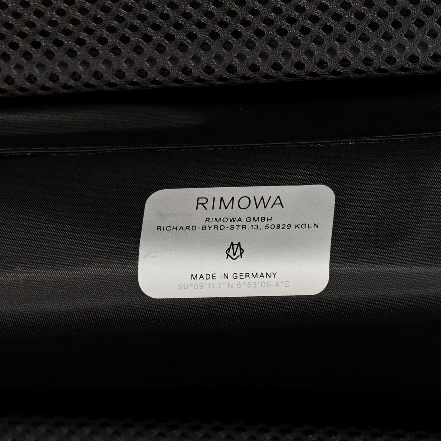 Rimowa Aluminum Essential Trunk Plus Silver 5 of 12