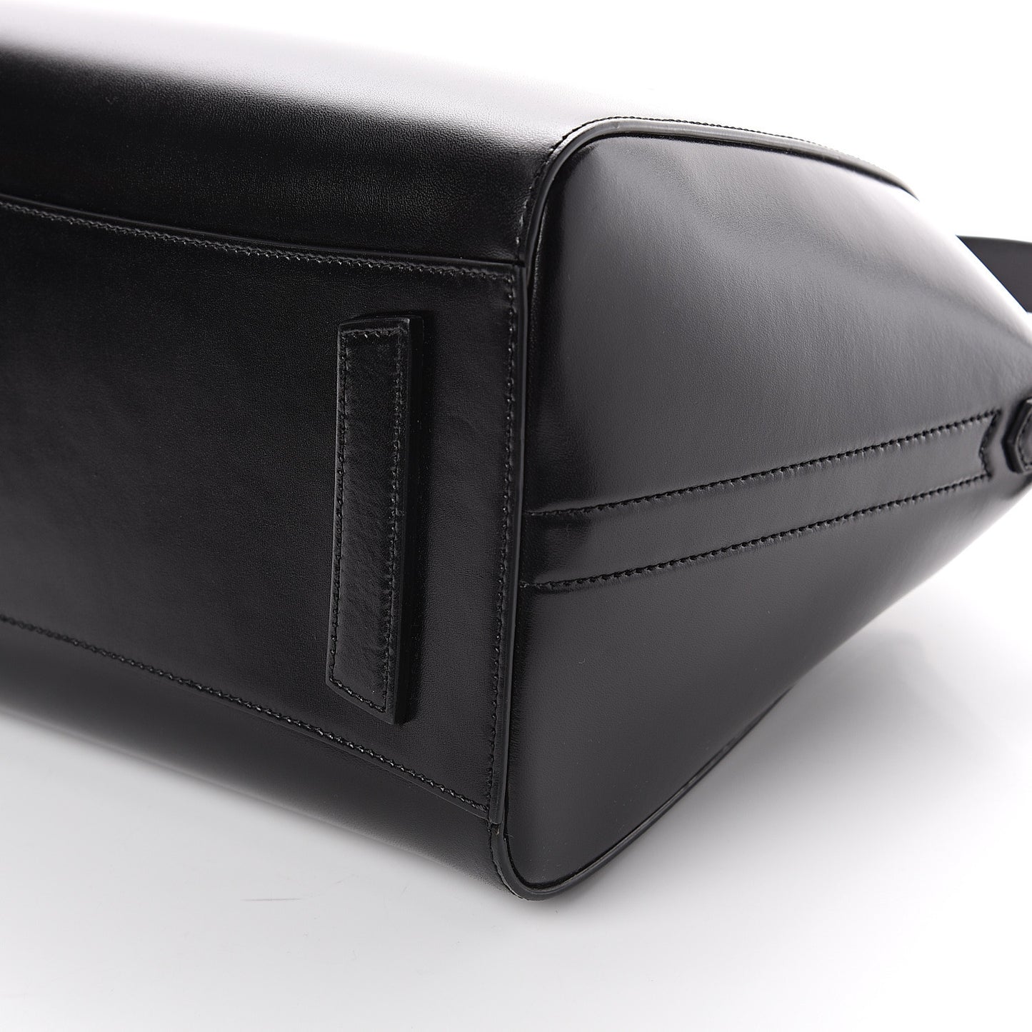 Shiny Lord Calfskin Medium Antigona Black