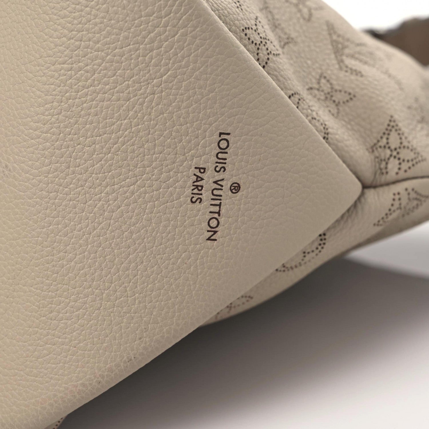 Louis Vuitton Mahina Beaubourg Hobo MM Galet 9 of 15