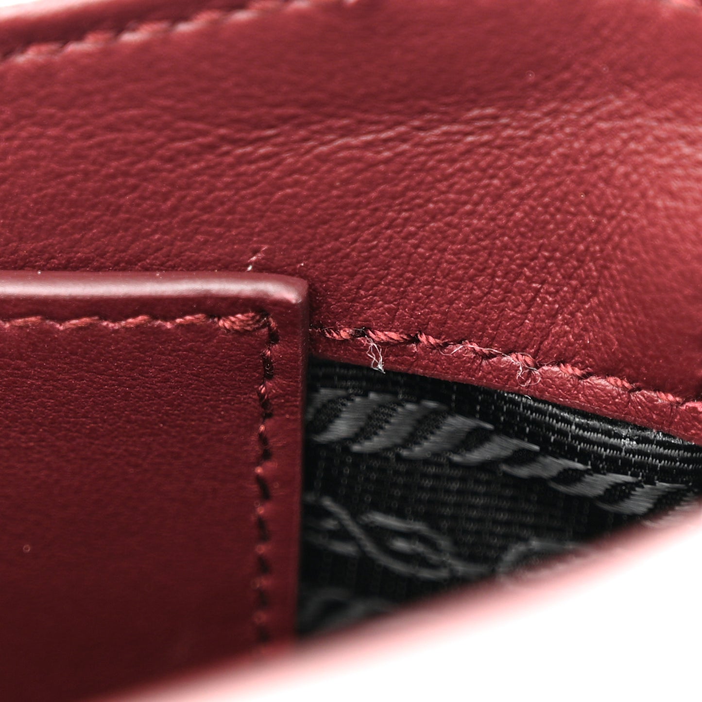 Saffiano Vernice Flap Chain Crossbody Granato