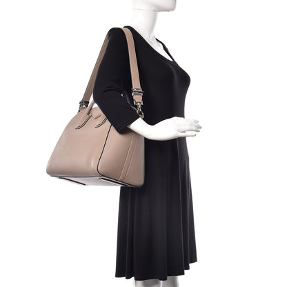 Givenchy Sugar Goatskin Medium Antigona Mastic 3 of 14