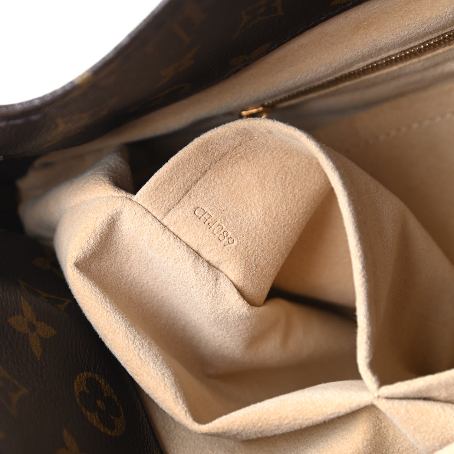 Louis Vuitton Monogram Artsy MM 9 of 10