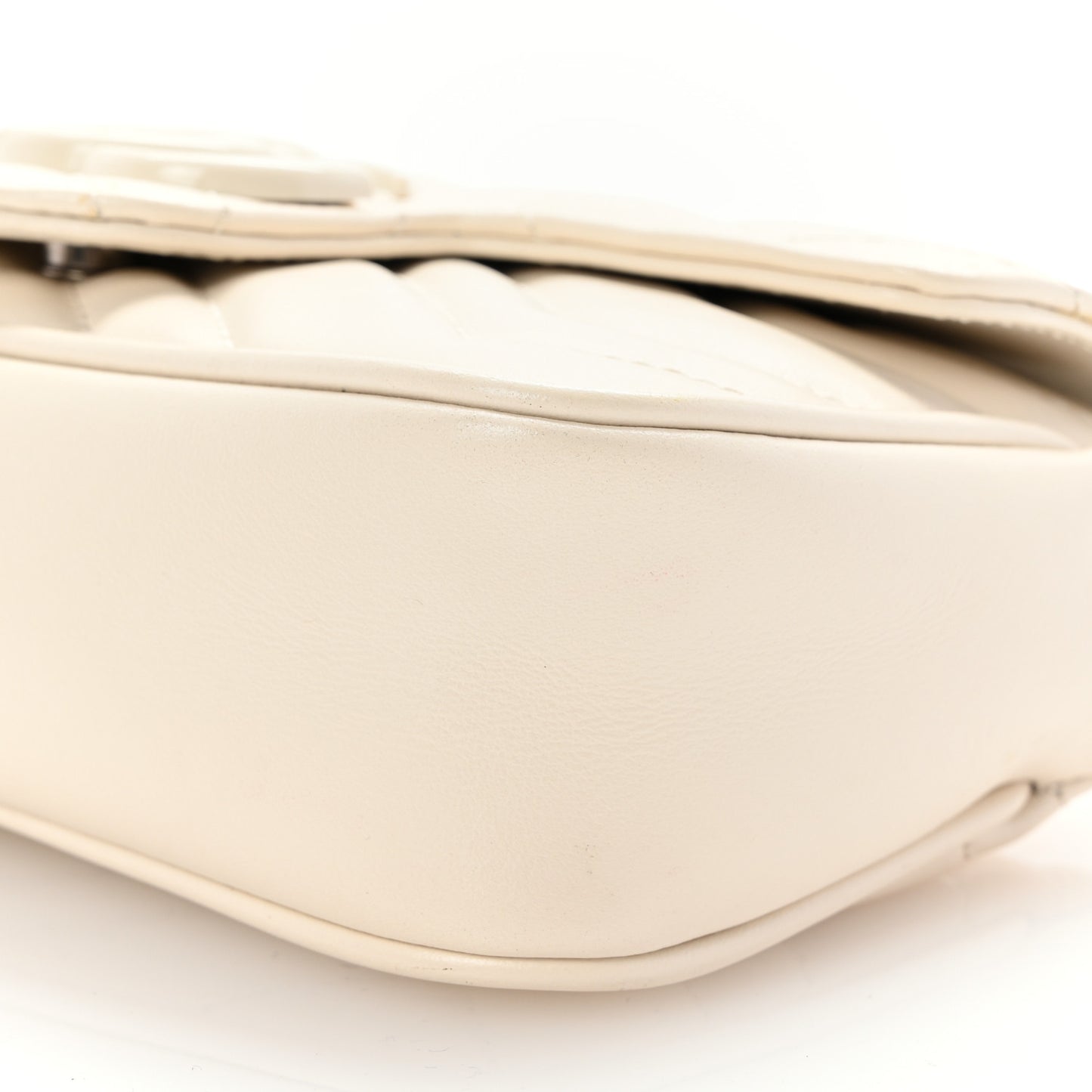Calfskin Matelasse Monochrome GG Marmont Chain Belt Bag Mystic White