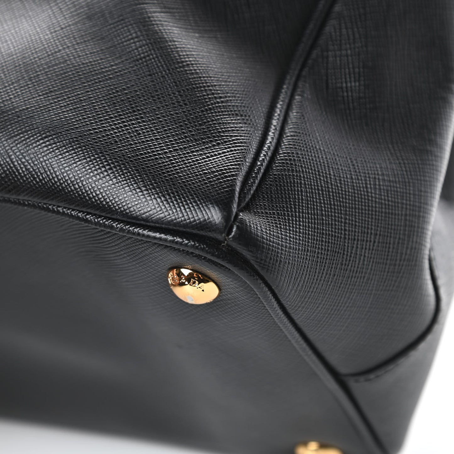 Saffiano Medium Galleria Double Zip Tote Black