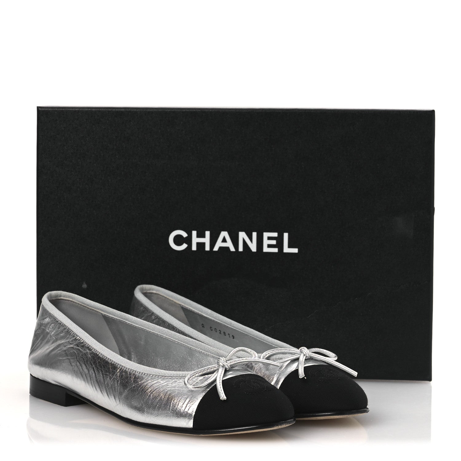 Chanel Laminated Crumpled Lambskin Grosgrain Cap Toe CC Ballerina Flats 36.5 Silver Black 12 of 12