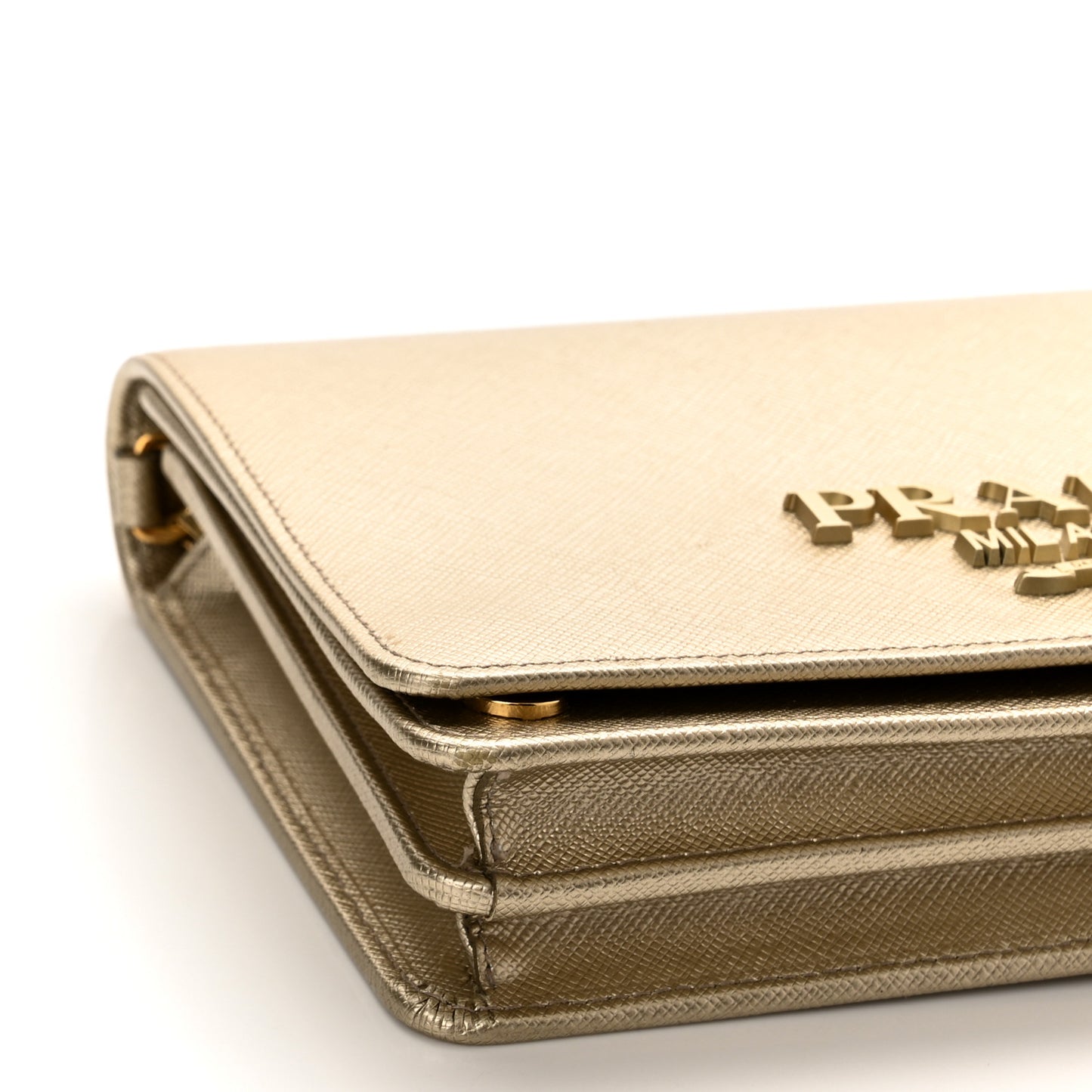 Metallic Saffiano Lux Chain Wallet Pirite