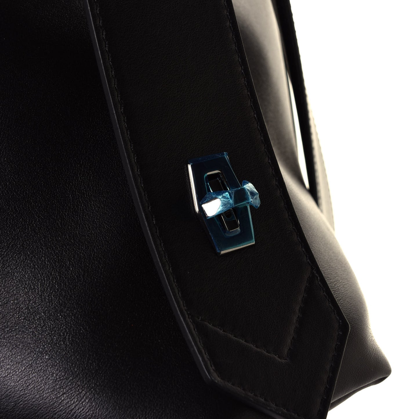 Smooth Calfskin Large Soft Antigona Black