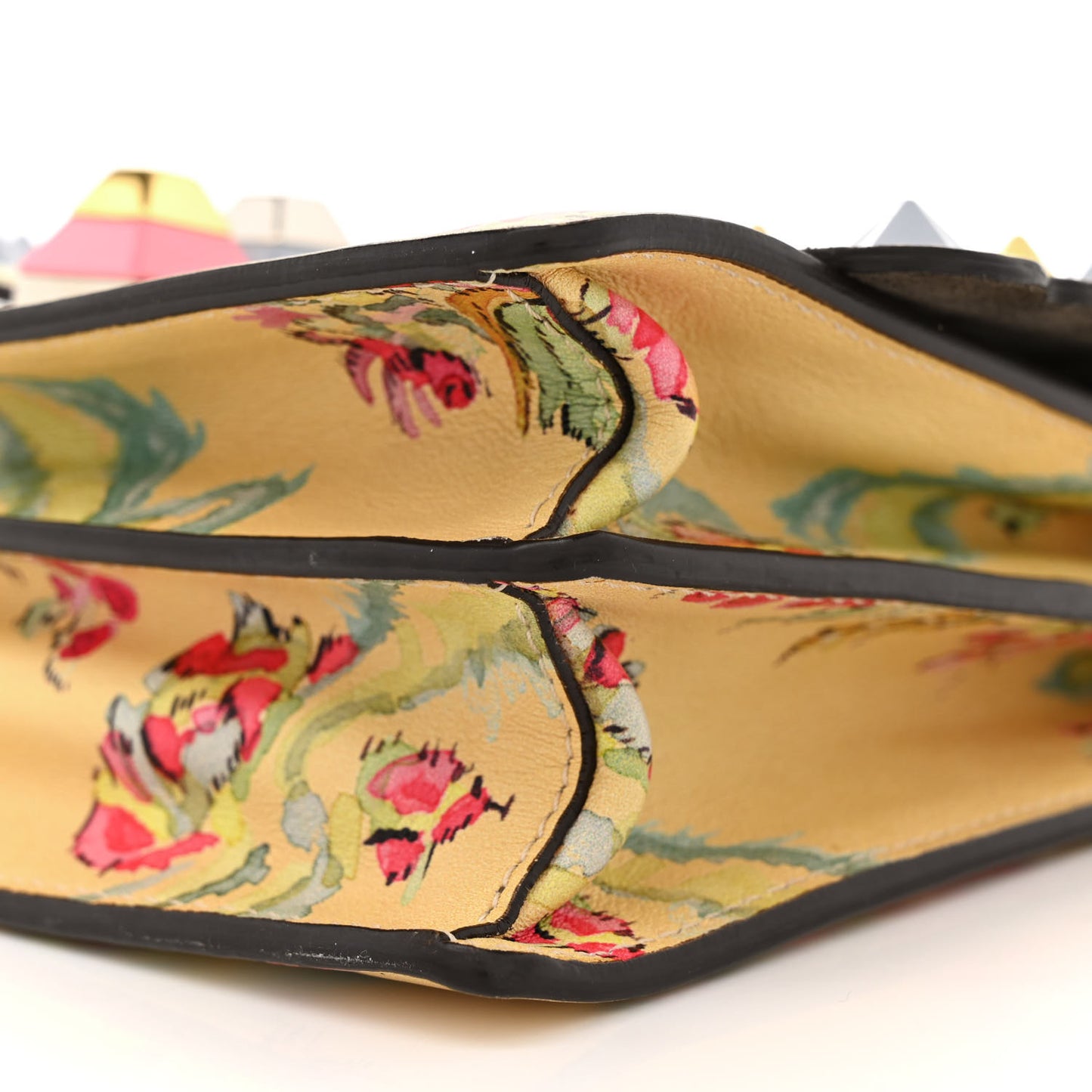 Vitello Marie Antoinette Print Scalloped Mix Studded Small Kan I Shoulder Bag Panna Multicolor