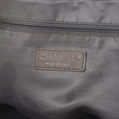 Chanel Vinyl Graphic Edge Tote Silver 5 of 21