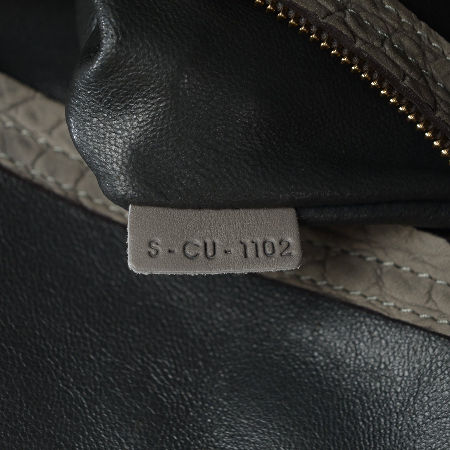 Crocodile Embossed Nubuck Large Phantom Luggage Grey