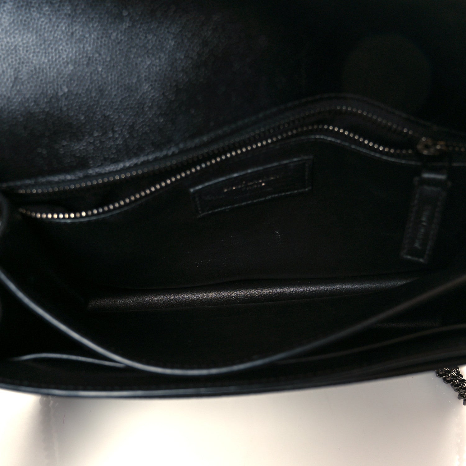Saint Laurent Grain De Poudre Monogram Cassandra Clasp Bag Black 5 of 12