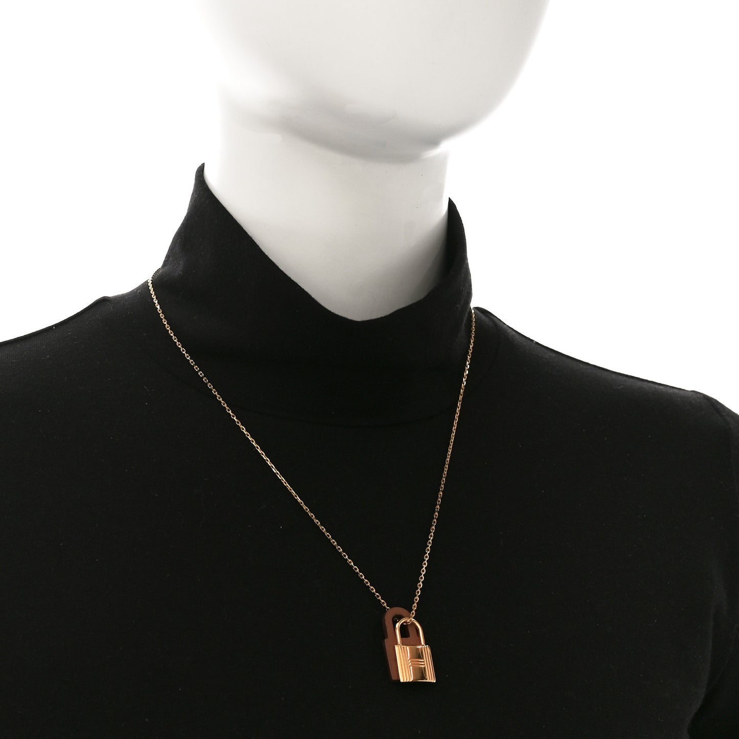 Swift Small O'Kelly Pendant Necklace Gold