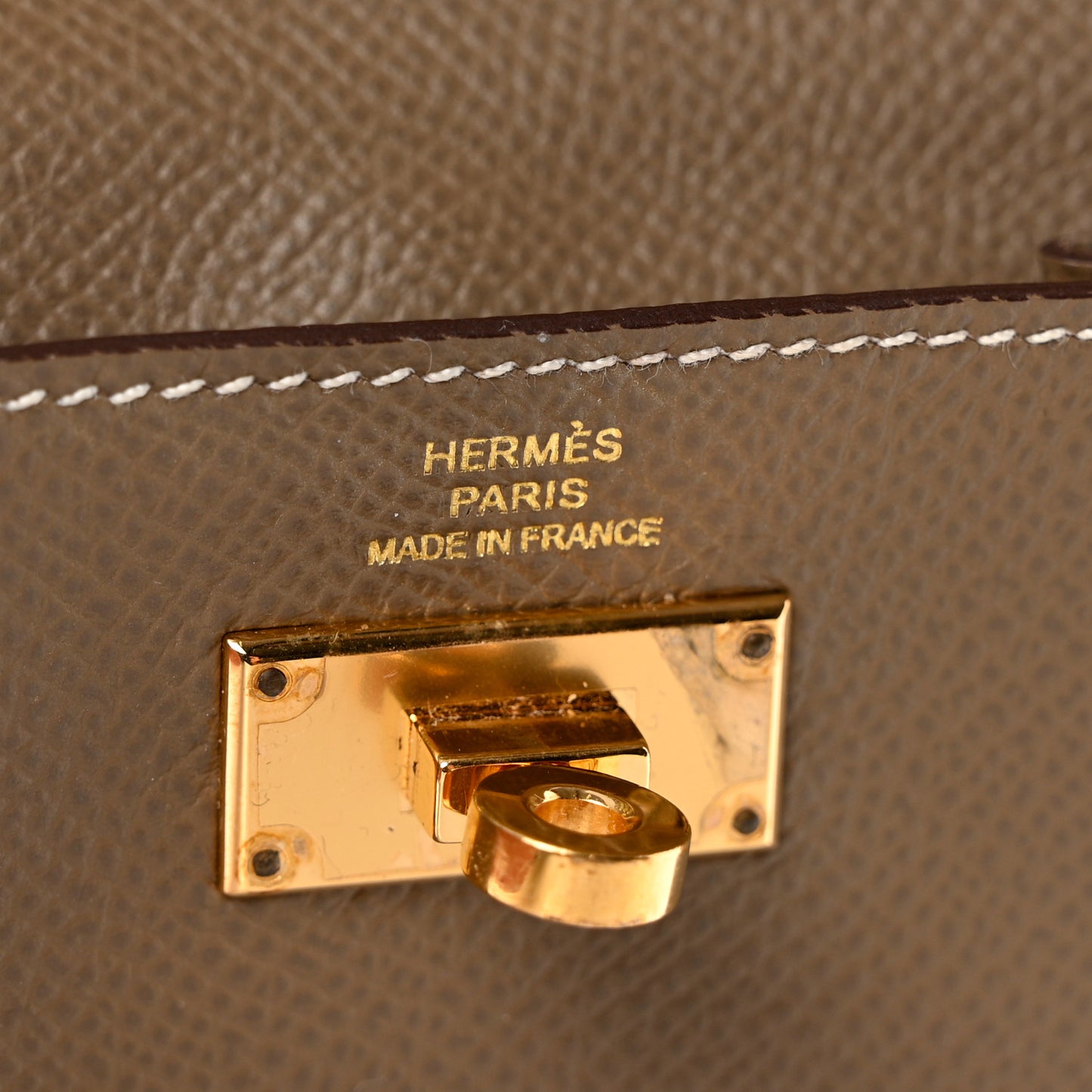 Epsom Kelly Pocket Compact Wallet Etoupe