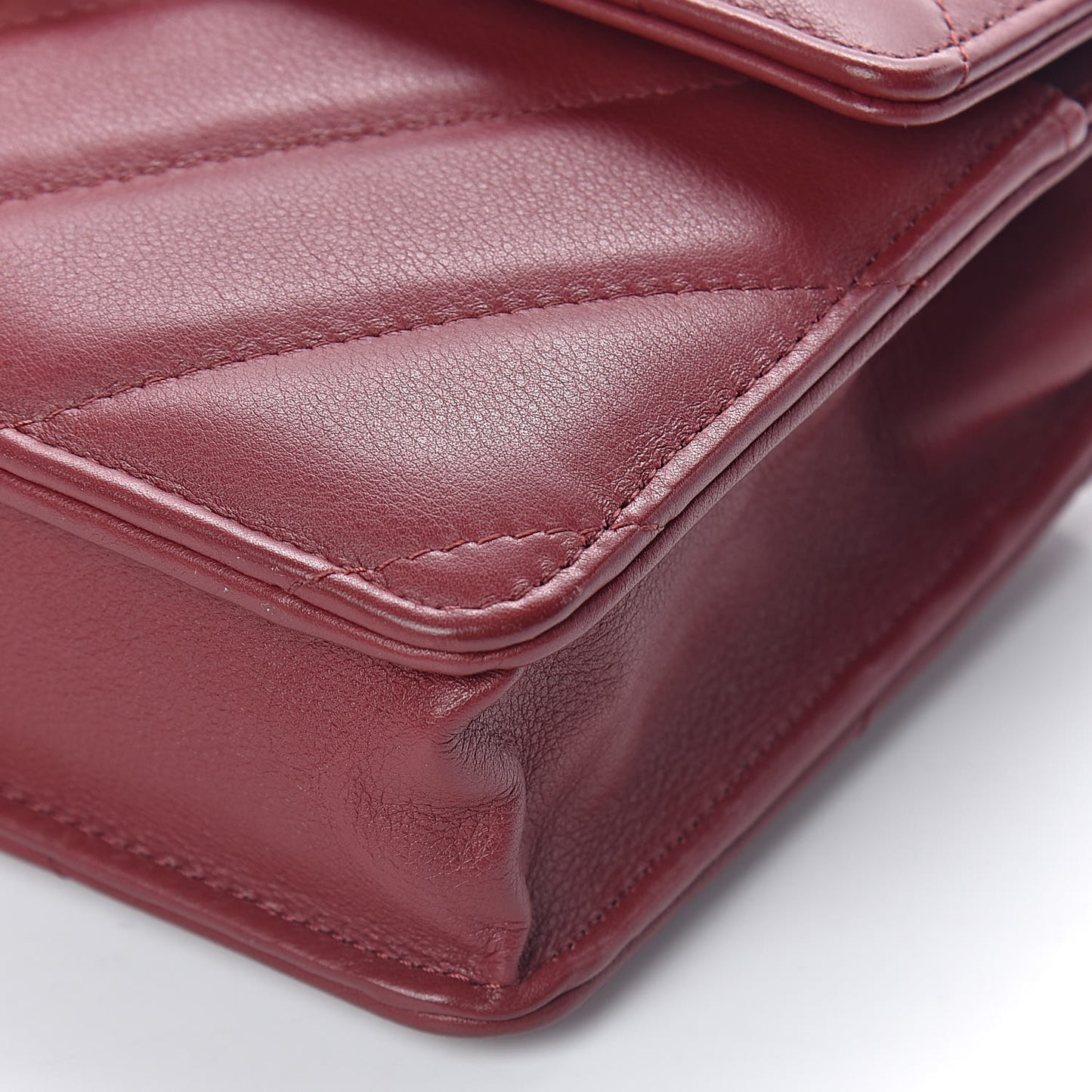 Lambskin Chevron Quilted CC Wallet On Chain WOC Red